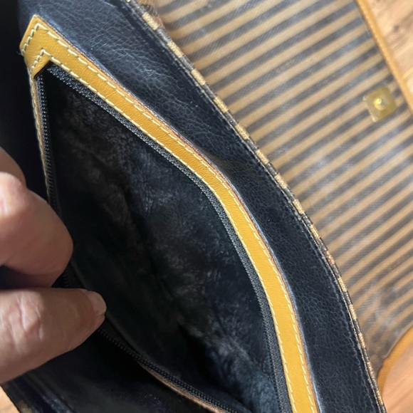 WOMEN'S VINTAGE FENDI BAG - Picture 8 of 10